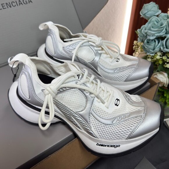 Balenciaga Circuit Sneaker
White Silver Sneakers - Picture 1 of 7